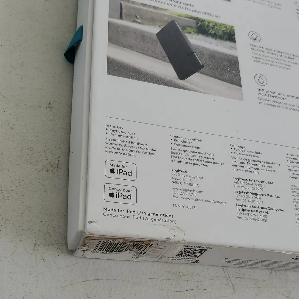 Logitech Rugged Folio Keyboard Case for iPad - Gray
